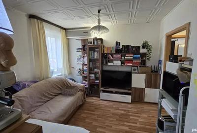 Apartament cu 3 camere decomandat în Complex Studențesc - 2