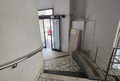 Spațiu comercial, de 180 mp, în P-ța Universității - 10