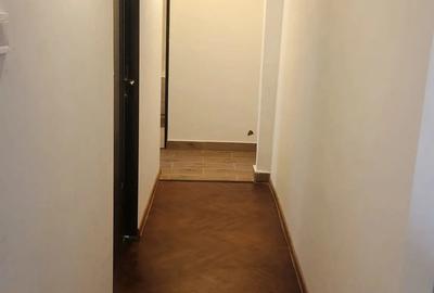PROPRIETAR vand apartament decomandat 2 camere - 1