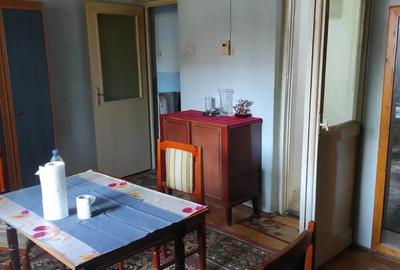 Apartament cu 2 camere decomandat în Zamfirescu