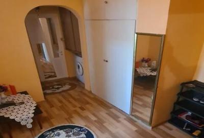 Apartament cu 2 camere cartier C5 etajul 4 - 6