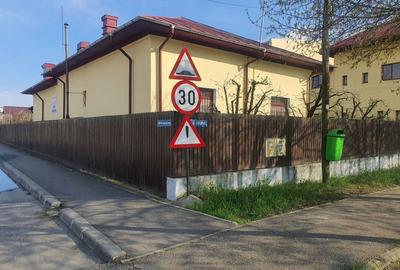 Casă cu 4 camere în Central - 2