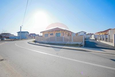 Casă individuală cu 4 camere în Nufărul