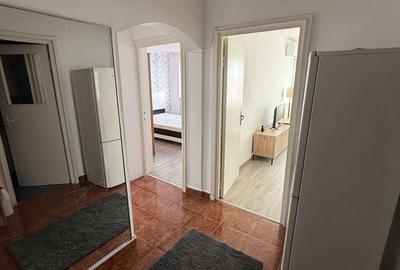 Apartament cu 2 camere decomandat în Romanilor