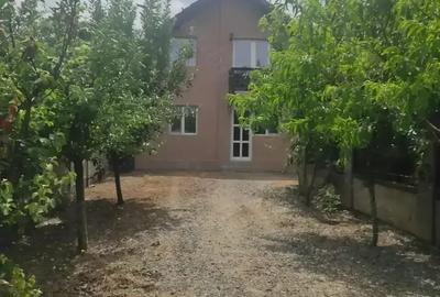 De vanzare casa cu etaj. - 2