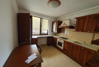 De inchiriat Apartament 4 camere cu scara interioara situat in zona Cetate. - 4