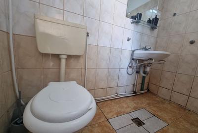 Casă cu 10 camere cu Canalizare în Est - 10