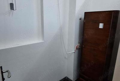 Spațiu comercial, de 50 mp, în Central - 3