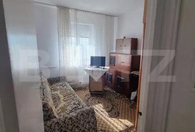 Apartament cu 2 camere decomandat în Tractorul - 4