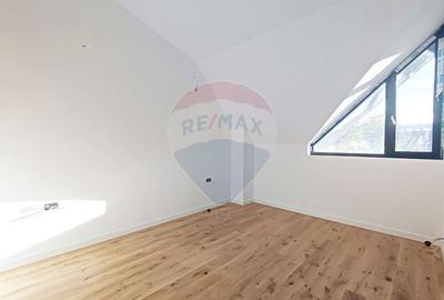 Casă cu 4 camere cu Canalizare în Apărătorii Patriei - 11