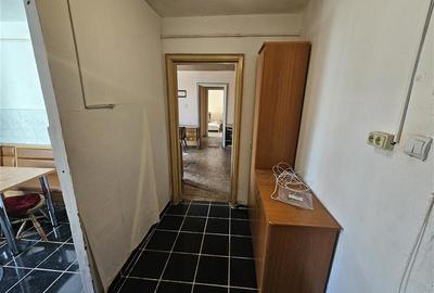 Apartament cu 2 camere semidecomandat, mobilat în Micro I - 19