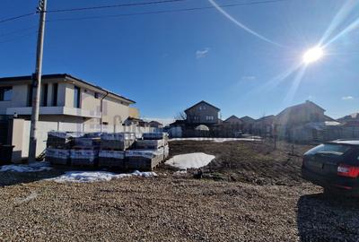Teren Construcții intravilan de 388 mp, în Nord-Est