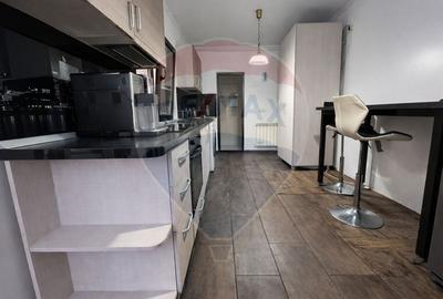 Casă cu 6 camere cu Teren 300 Mp în Central - 2