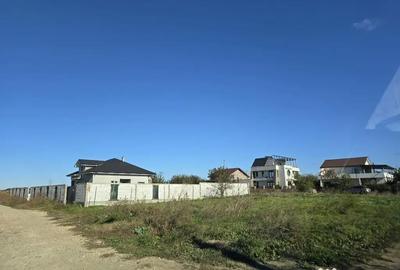 Teren de 400 mp, în Lazu - 6