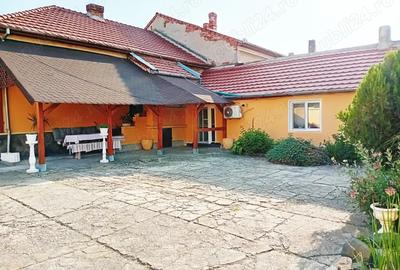 Casă cu 6 camere în Micălaca
