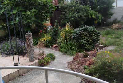 Casă cu 4 camere decomandat în Central - 5