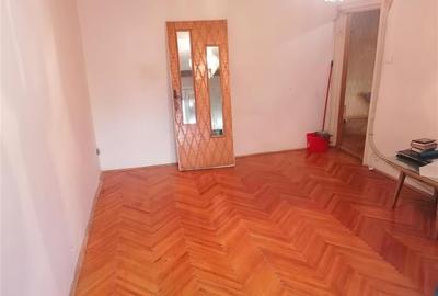 Decomandat Etaj 1 cu 2 Balcoane zona Soarelui - 9