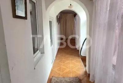 Casă cu 3 camere cu Teren 5859 Mp în Deal - 11