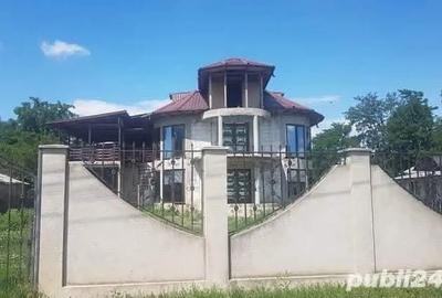 Vand vila la rosu Sutesti jud Braila !!! - 2
