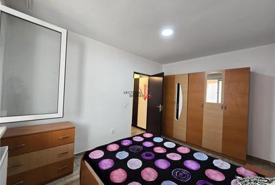 Apartament cu 2 camere semidecomandat în Tei
