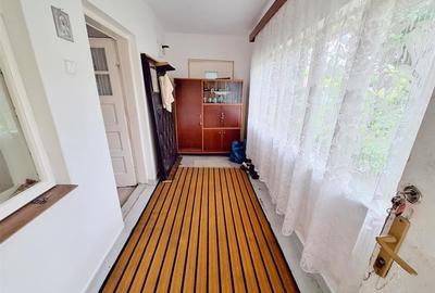 Casa batraneasca ,3 camere , teren 500 mp,zona CFR - 12