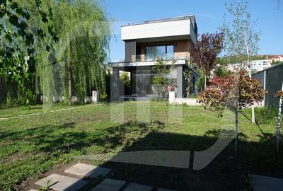 Casa individuala cu 6 camere,  arhitectura moderna si finisaje premium - 1