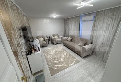 Apartament de vanzare, cu 2 camere, zona Micro 6 - 2