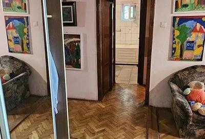 Vand apartament 4 camere etajul 1 zona Micro 4 - 13