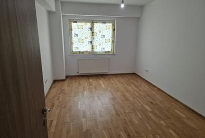 De Vanzare Apartament 2 camere decomandat Zamca cu loc de parcare - 2