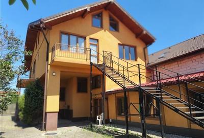 Vilă Spațioasă cu Potențial Multiplu ?n Zona Terezian Sibiu - 36