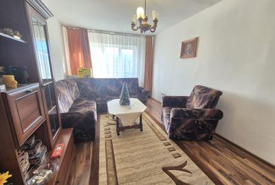 Vanzare apartament 3 camere zona Calea Bucuresti Str. Zorilor Etaj intermediar - 3