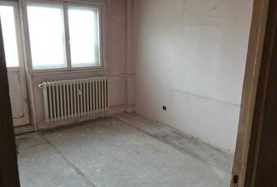 Apartament cu 4 camere decomandat în Tineretului - 3