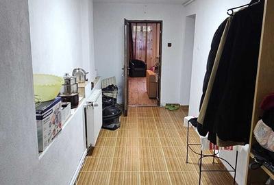 Apartament cu 2 camere semidecomandat, mobilat în Exterior Vest