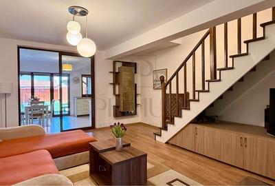 Casă cu 4 camere cu Canalizare în Dumbrăvița