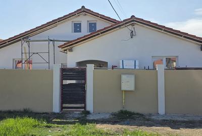 Casă individuală cu 3 camere cu Garaj în Izvin - 1