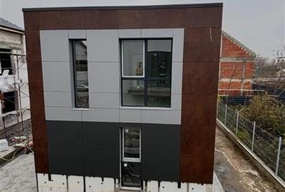 Casă individuală cu 3 camere cu Canalizare în Central - 1