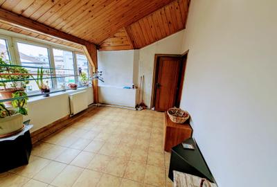 Unirii,D+P+E+M,Parc Carol,postbelic,renovata,semineu,plansee beton,curte-parcare - 14