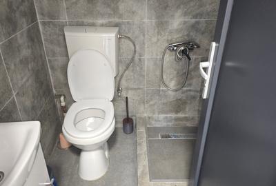 Spațiu comercial, de 125 mp, în Central - 6