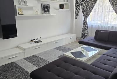 Apartament cu 3 camere decomandat, mobilat în Micro 3 - 28