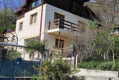 Casă cu 4 camere cu Teren 140 Mp în Central - 5