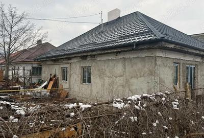 Casă cu 6 camere cu Teren 400 Mp în Central