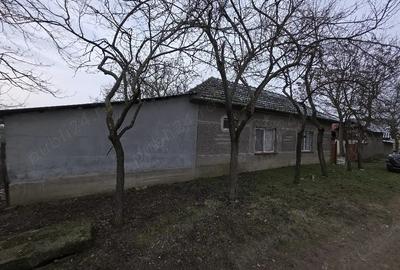Casă cu 3 camere cu Teren 1600 Mp în Semlac - 1