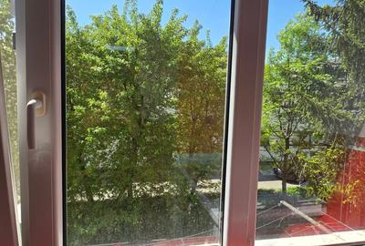 Apartament cu 3 camere decomandat, mobilat în Micro 3 - 12
