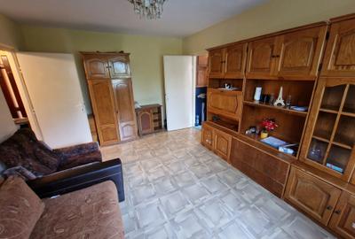 Apartament cu 2 camere semidecomandat în Florilor - 1