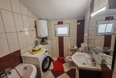 Inchiriez Apartament decomandat 2 cam in Vila la Curte Km 5 - 4