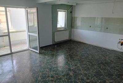 Ap 3 Cam central B-dul Traian 70 mp etaj 3 decomandat 2 bai bloc nou Ap 3 Cam central B-dul Traian 70 mp etaj 3 decomandat 2 bai bloc nou - 2