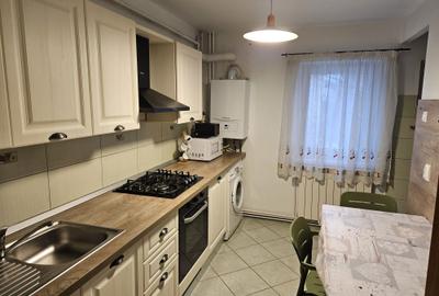 Apartament cu 3 camere decomandat în Exterior Vest