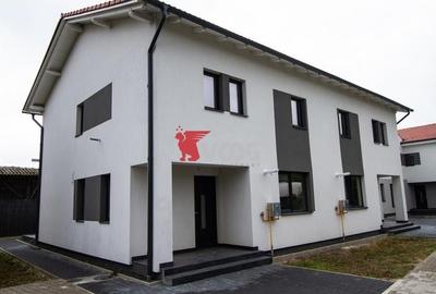 Duplex cu 4 camere cu Canalizare în Chișoda - 2