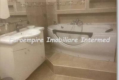 Vila de inchiriat zona FALEZA NORD - 3