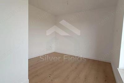 Casă cu 5 camere cu Teren 450 Mp în Dumbrăvița